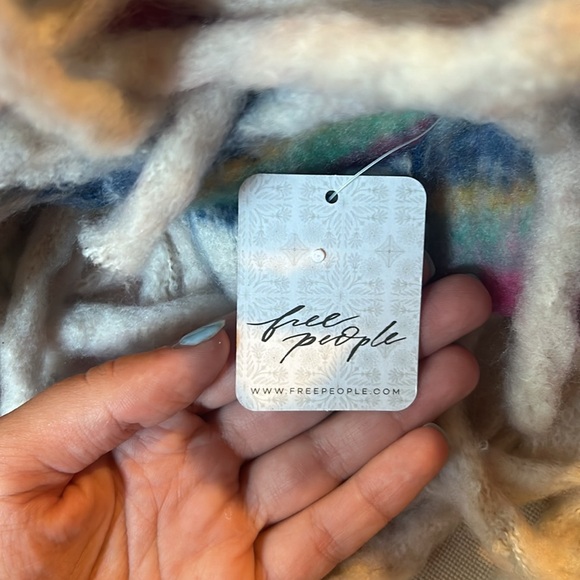 New with tags Free People Blanket - Picture 3 of 4